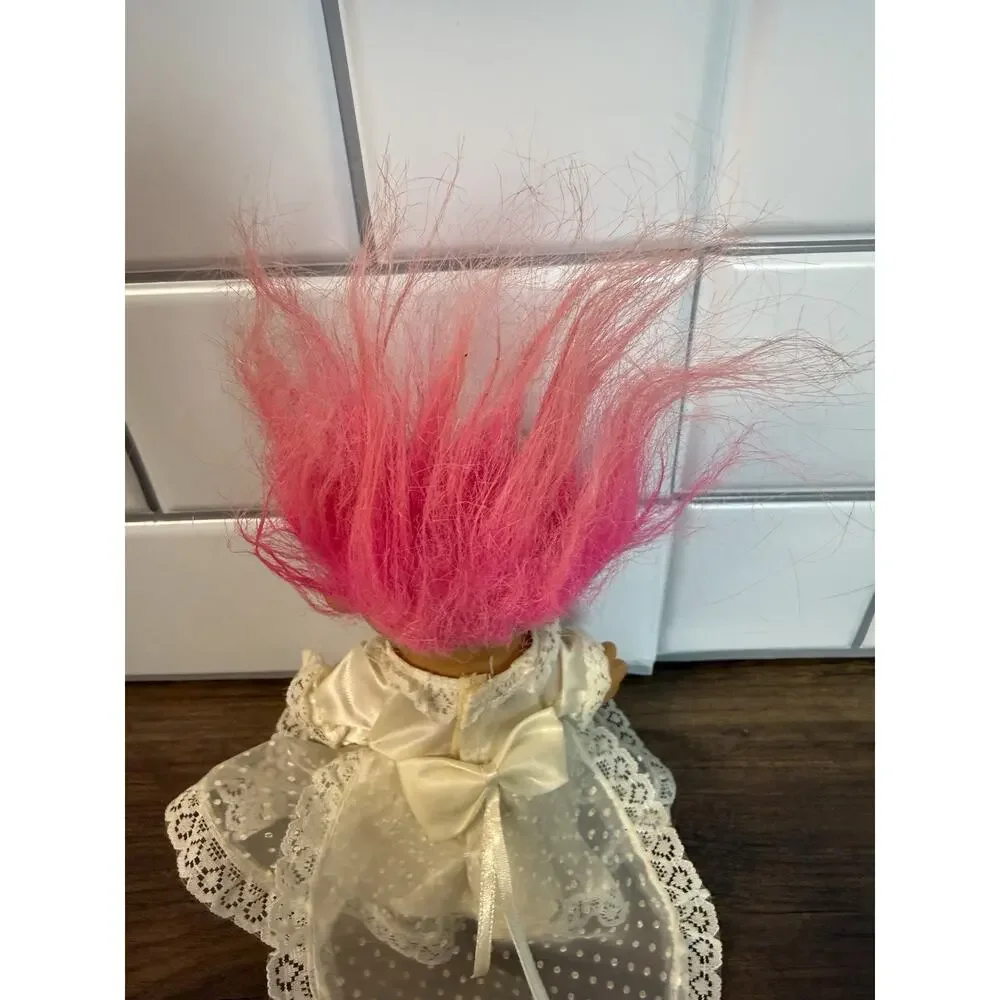 VTG Russ Berrie Pink Hair Bride Troll Doll 18315 White Lace Wedding Dress